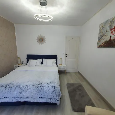 Luna Terrace Apartment *